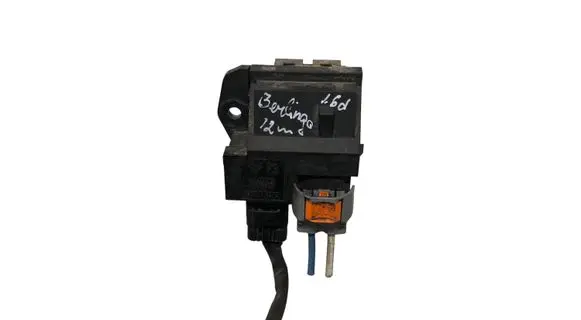 Citroen Berlingo Coolant fan relay 966355888002 7S86 84F30000300