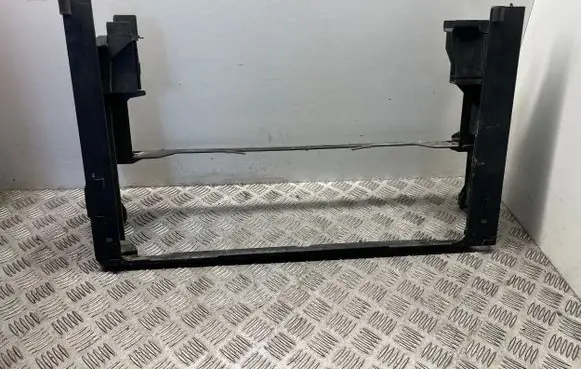 Radiator support slam panel bracket