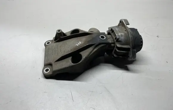 BMW 5 F10 F11 Engine mount bracket 6777371 22116777371 6777623