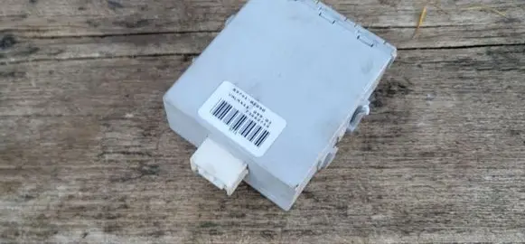 Toyota Corolla E120 E130 Door central lock control unit/module 8974102050
