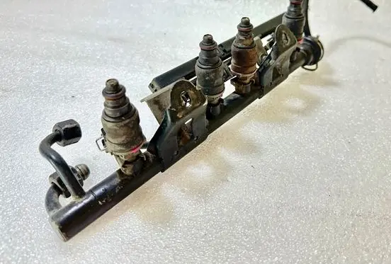 Audi 80 90 S2 B4 Fuel injectors set 037971766 039133317