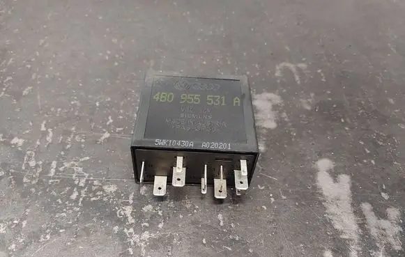 Volkswagen Golf IV Other relay 4B0955531A 377