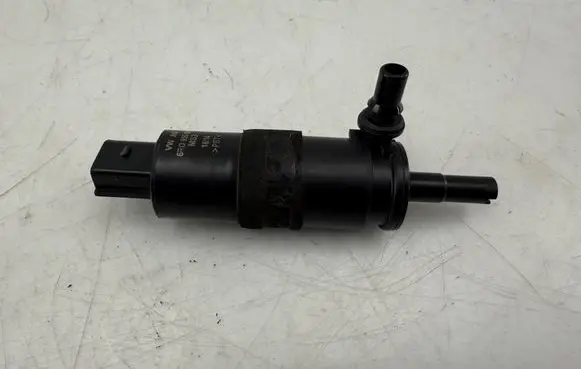Audi A6 C7 Windscreen/windshield washer pump 6R0955681