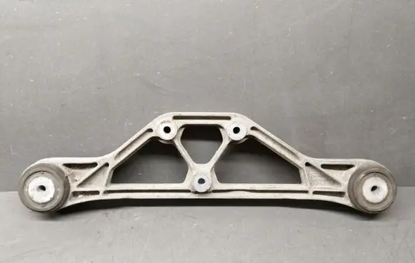 Audi A8 S8 D3 4E Rear differential/diff mount bracket 4E0599285