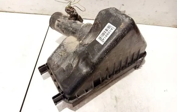 Toyota Avensis Verso Air filter box 2220427010