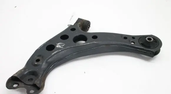 Toyota Prius (XW50) Front lower control arm/wishbone