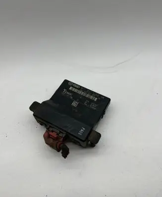 Volkswagen Golf V Gateway control module 1K0907530E 1K0907951