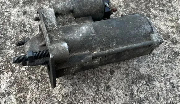 Volvo C70 Starter motor 8697650