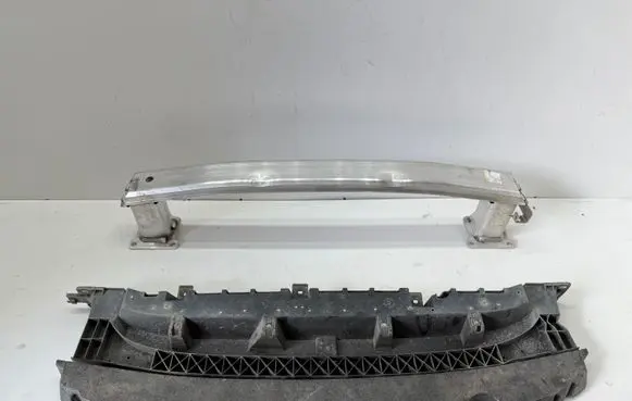 Opel Crossland X Front bumper support beam 