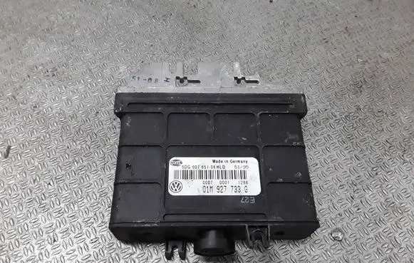 Volkswagen Golf III Gearbox control unit/module 01M927733G 5DG00765108