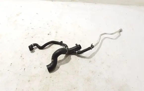 Engine coolant pipe/hose