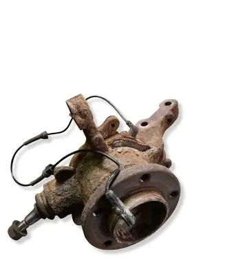 Renault Master III Front wheel hub 