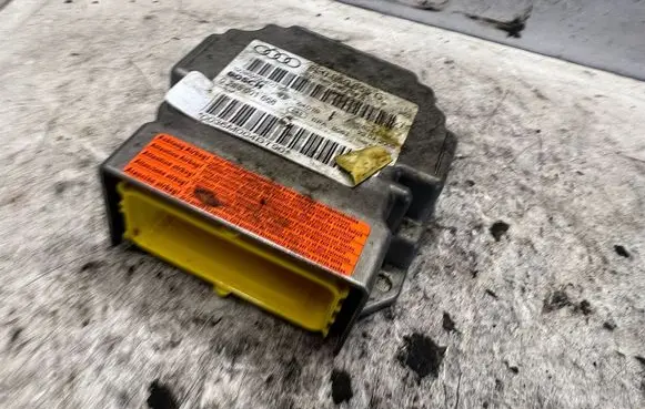 Audi A4 S4 B7 8E 8H Airbag control unit/module 8E0959655G