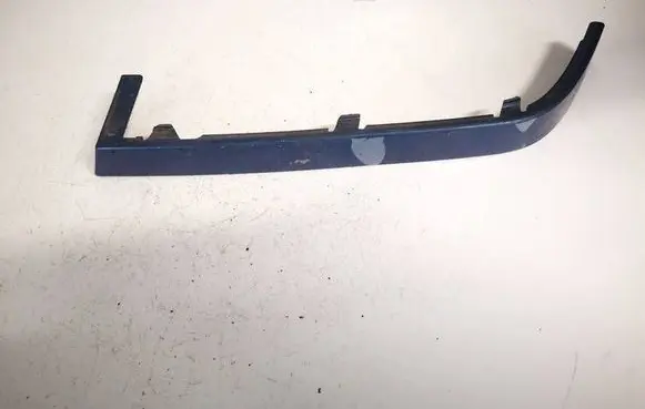 BMW 3 E46 Rear/tail light trim molding 7020080
