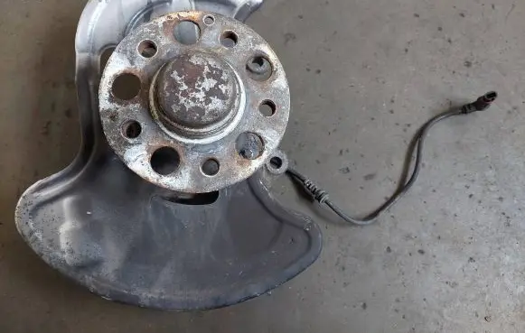 Mercedes-Benz C W204 Front wheel hub spindle knuckle