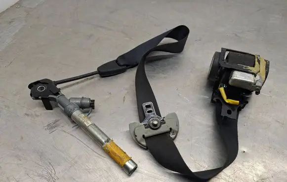 Mitsubishi Outlander Front seatbelt 608397600C 6091404 0435094