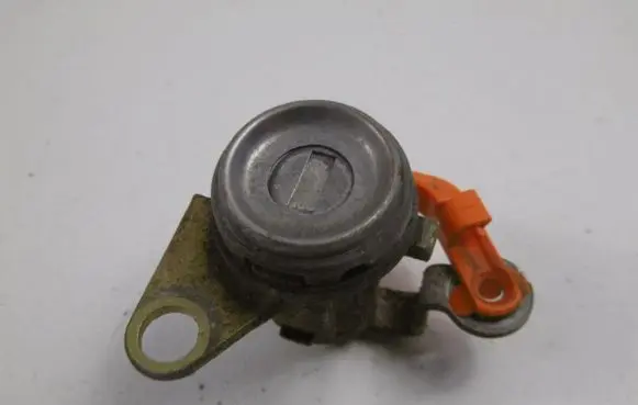 Toyota Picnic Front door lock (next to the handle) 511-0084