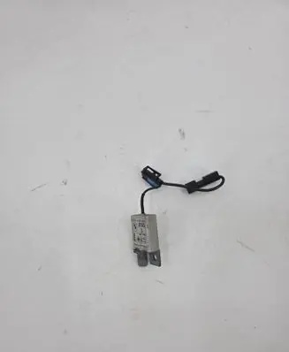 BMW 7 E38 Aerial antenna amplifier 65248375224 8375224