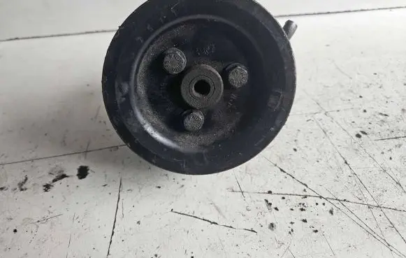 BMW 5 E39 Power steering pump 2246719