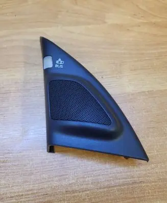 Volvo V70 Front door high frequency speaker 30781067 M5XUG