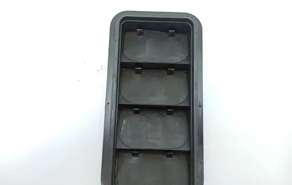 Volkswagen Crafter Quarter panel pressure vent 7N0819465E
