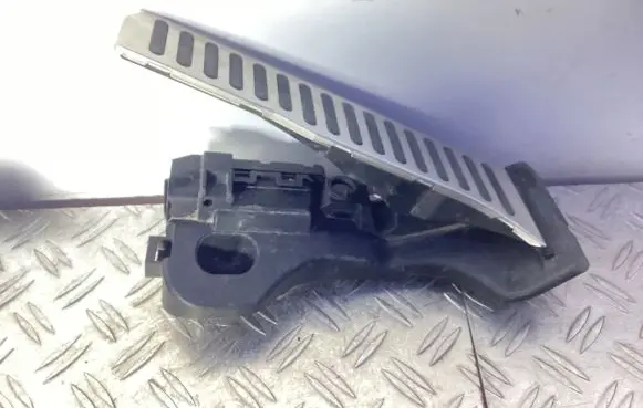 Volkswagen Golf V Accelerator throttle pedal 1K1723503AK