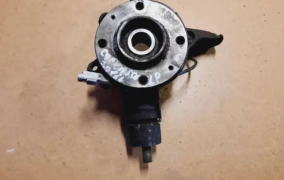 Citroen C4 I Picasso Front wheel hub spindle knuckle