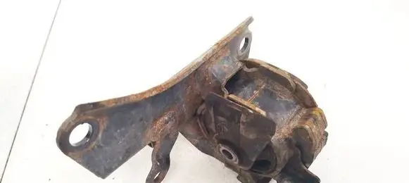 Toyota Corolla Verso AR10 Engine mount bracket