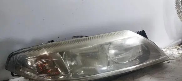 Renault Laguna II Headlight/headlamp 2002A011A 89004686 8200002847
