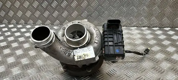 Mercedes-Benz E W212 Turbo A6420902486 6NW009543 8268303