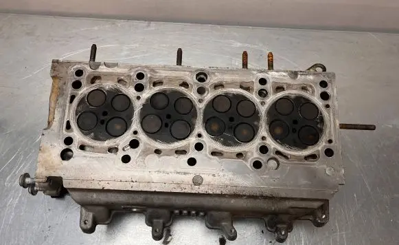 Volkswagen PASSAT B6 Engine head 03L103373