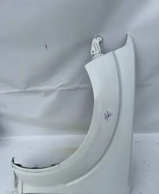 Nissan Navara Fender