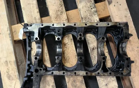 Iveco Daily 35 - 40.10 Engine head 502295009