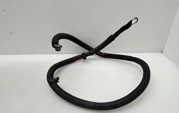 Mercedes-Benz Vito Viano W639 Positive cable (battery) 