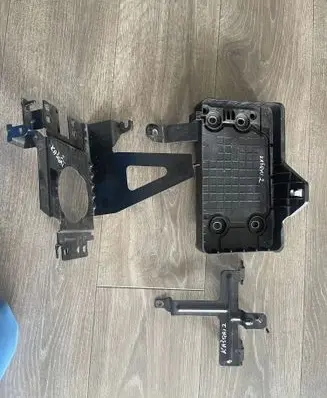 Nissan Qashqai Battery box tray DVCZX