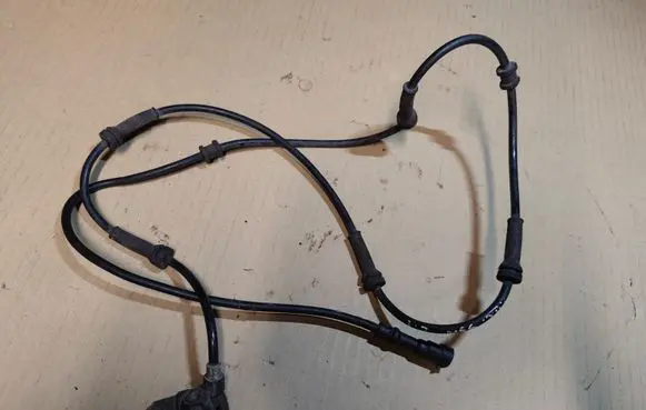 Jeep Cherokee XJ ABS brake wheel speed sensor 
