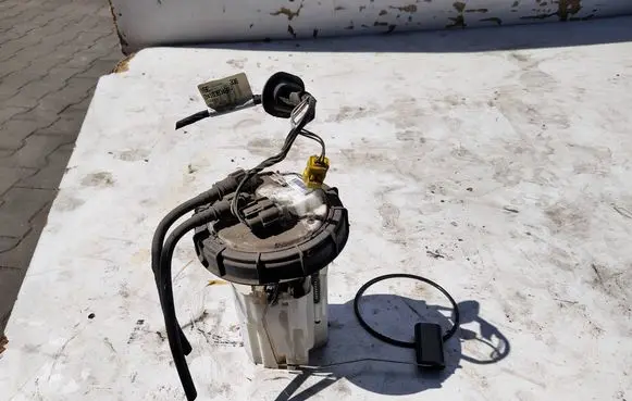 Renault Megane III In-tank fuel pump 172026141R