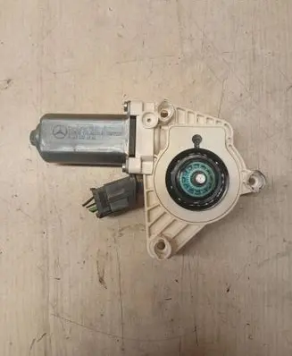 Mercedes-Benz A W169 Front door window regulator motor A1698201842 996145101