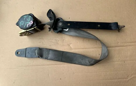 Volkswagen Transporter - Caravelle T5 Front seatbelt 7H0857816