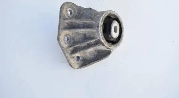 Audi A8 S8 D3 4E Rear differential mounting bracket 4E0599133C