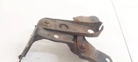 Toyota Avensis T220 Engine mounting bracket