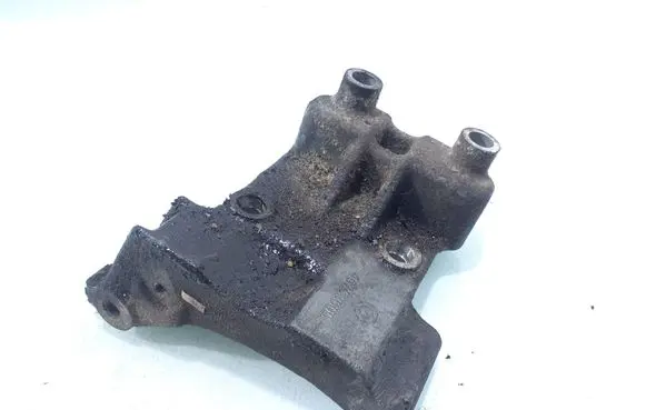 Gearbox mounting bracket