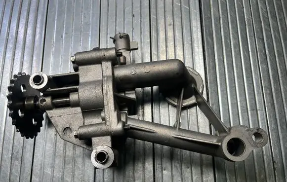 Nissan Interstar Oil pump 8200171405
