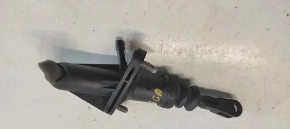 Opel Omega B1 Clutch master cylinder 900465488 KG1955