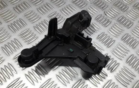 Toyota Corolla E120 E130 Tail light bulb cover holder
