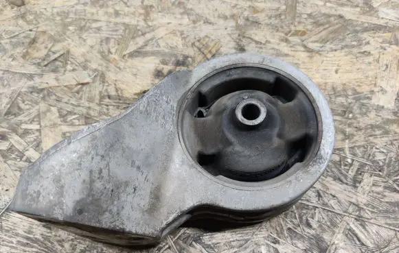 Hyundai Santa Fe Engine mount bracket 2193126200