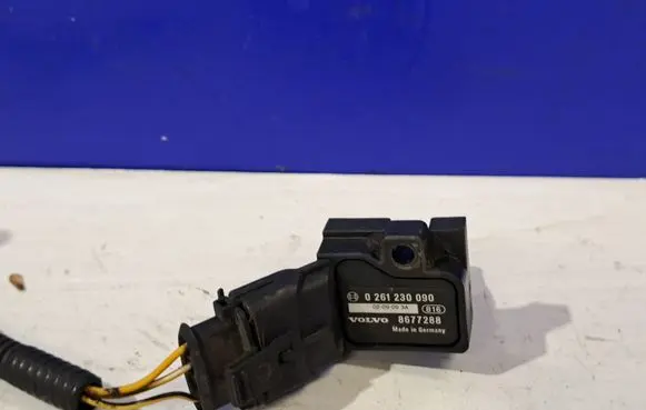 Volvo S60 Air pressure sensor 0261230090 8677288