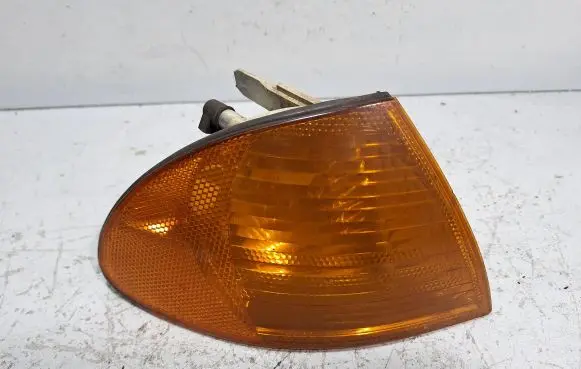 BMW 3 E46 Front indicator light 0311328002 6902766 1315106141