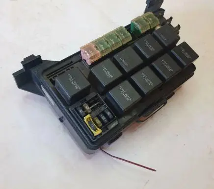 Chrysler Voyager Fuse module 4687528