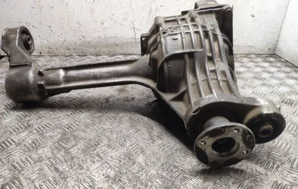 Nissan NP300 Front differential EA09
